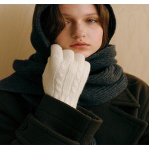 [선물포장] 화이트 울캐시미어혼방 꽈배기 장갑 JAGV5F900WT