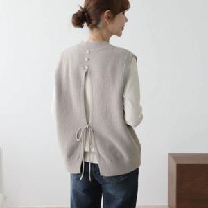 여자 FW U넥 부드러운 단추 컷팅 니트조끼 (19377164)