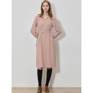 (SHESMISS)] 클래시컬 오픈 카라 벨티드 원피스 (택가격: 318000원)