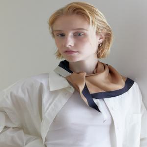 뉴욕 액세서리 JASC4F441BK [실크100%] 블랙 & 베이지 컬러 블럭 삼각 스카프