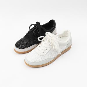 신난다슈 여성 스니커즈 운동화 3cm 발편한 플랫 단화 슈즈 글리터 MRO257129