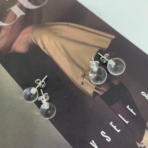 [브리치]  / 소소 리얼 백수정 볼 은침 귀걸이 one color