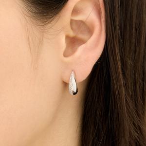 클로 실버(W) 하프 파베 원터치 귀걸이 M HL2E4B211W9XXX