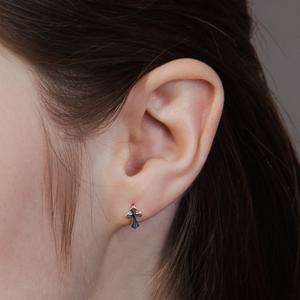[원어스 환웅 착용][sv925] cut-out cross mini hoops earring