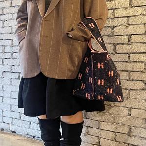 헤지스 액세서리 HIBA4F783N2 [반값[FOLDI] 네이비 로고패턴 울혼방 니트숄더백