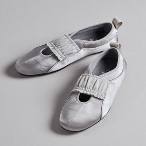 질 바이 질스튜어트 JLSO5E446G2 [베카] 드라이빙 셔링 슬립온