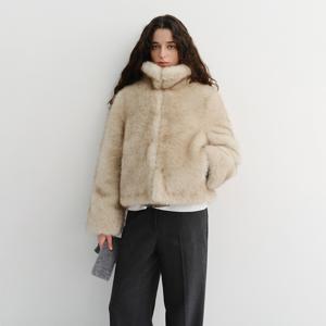 [김새롬 착용]던스트 CROPPED FUR JACKET GREYISH BEIGE_UDJU5D224I1