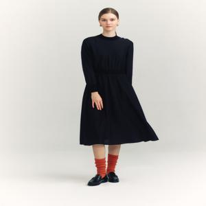 헤지스 여성 [[24FW]] HSDR4D803BK [가격인하]블랙 로고자카드 니트 디테일 원피스