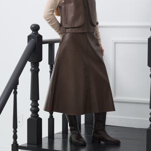 [최초가199,000]스티치 뒷밴딩 플레어 레더 스커트_KSSK250101