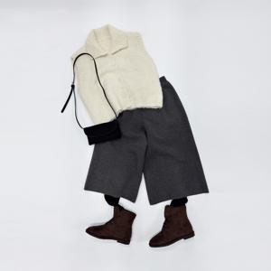 [브리치]  / 밴딩 핀턱 버뮤다 니트 팬츠 와이드 큐롯바지