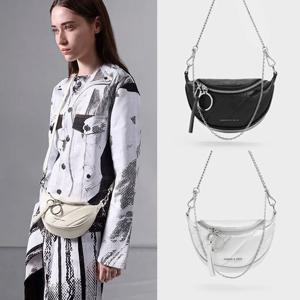 한소희 필로미나크링클이펙트하프문크로스바디백