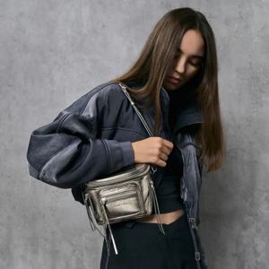 찰스앤키스 실리아 메탈릭 멀티지퍼 크로스바디백 2colors