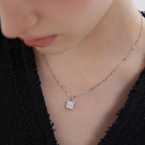 에센스 실버(W) 모이사나이트 The bouquet 목걸이 M HL4N5A444W9500