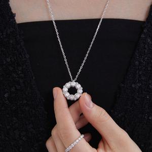 에센스 실버(W) 모이사나이트 플로랄 목걸이 L HL4N5A448W9500