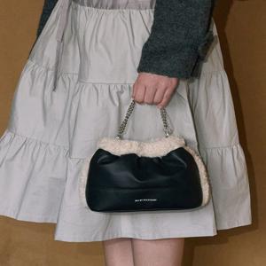 질 바이 질스튜어트 [[24FW]] JLBA4F125BK [데니쉬] 블랙 시어링 셔링 버킷백