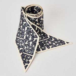 토리버치 프리즈마틱 T 모노그램 스카프162980