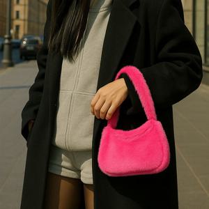 [최초가78,000]키티 미니 퍼 백_MW3WBG02X_HP