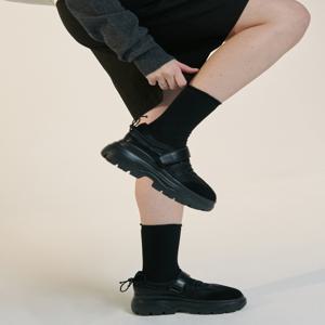 질 바이 질스튜어트 JLSO4F202BK [완판재입고][오즈] 스트링 플랫폼 스니커즈