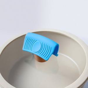 주방 냄비 실리콘 손잡이 2P 세트/핸들커버/뚝배기/미끄럼방지/오븐그릇/장갑/열차단/그릇/뚝배기장갑/커버