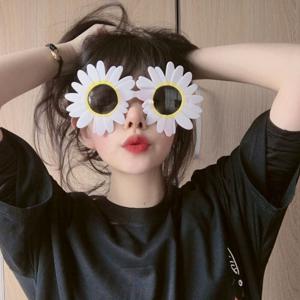 (4개입) (데이지 선글라스) 생일 파티 용품 선글라스 안경 체육대회 학예회 놀이공원 네컷소품 이벤트 소품