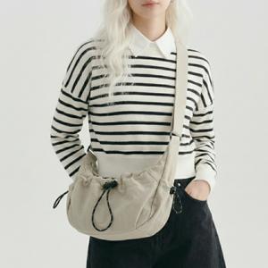 여성 유럽여행 크로스백 해외 크루아상백 반달 나일론 가방 SN766165