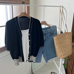 샵앤) 라인 배색 여성 Y오픈 반팔 가디건 DGB-WCD-2371-블랙