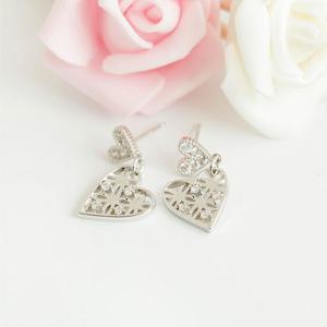 (폭스타일)오드 하트 큐빅 귀걸이
