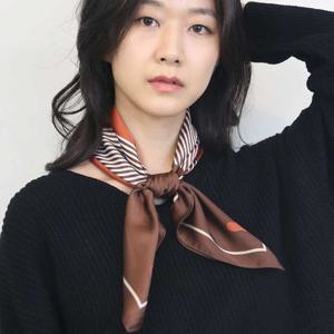 여자 봄스카프 모던 스트라이프 사각 쁘띠 목손수건