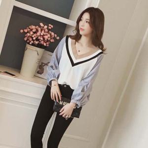 깊은 브이넥 줄무늬 퍼프소매 데이트룩 여사친룩 코디