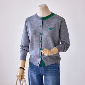 [커스텀에이블] 배색 하트 자수 가디건_T2503CD602A