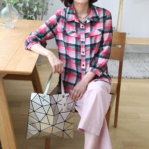 [쉬즈마담]T57345 파스텔 엠보체크 남방 50대 엄마옷