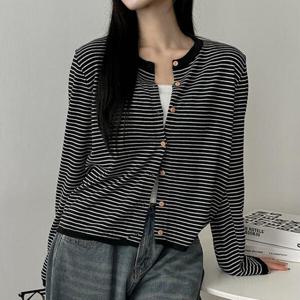 아트박스/라이니 스트라이프 단가라 크롭 니트 가디건 ou-4145c