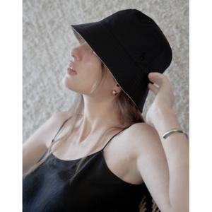 [헤지스] HIHE5F006BK_여성 블랙 베이지 퍼피자수 양면 벙거지모자