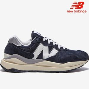 [휠라]뉴발란스 남성운동화 M5740VLB 런닝화 스포츠