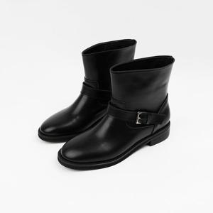 [신난다슈]여성 앵클부츠 3cm 여자 통 넓은 숏 플랫 앵글 부츠 발편한 통굽 LO253630 블랙