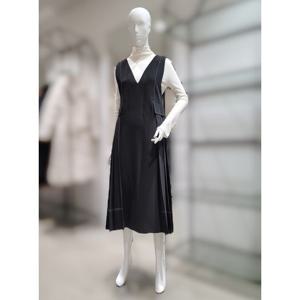 [씨]MARIOSI스티치 플리츠 포인트 원피스SIOAC25200