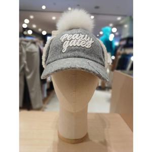 [파리게이츠] 25FW겨울 여성 흘림체 로고 포인트 귀달이 캡 (521E4CP005)