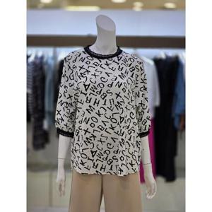 소고 트리아나 세이브존07 소고 트리아나 여성 알파벳 프린트 레이스 배색 블라우스 TK2BA07