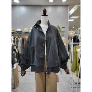 스테파니 세이브존05 빽 레터링 자수 점퍼 A24JK4305