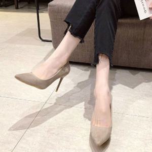 여성 정장룩 슬랙스 코디 구두 인기 스타일 펌프스힐