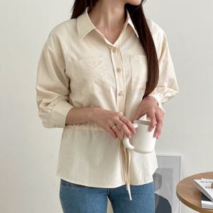 샵앤) 여성 간절기 카라넥 앞포켓 허리 스트링 블라우스 셔츠 CAT-WBL-4164-소라