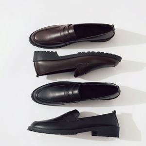 여성 심플 면접 오피스 정장룩 단정한 데일리 로퍼