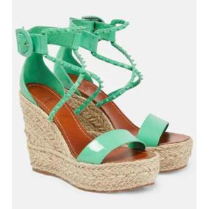 크리스찬루부탱 Chocazeppa 120 임벨리시드 웨지 샌들 P00691726