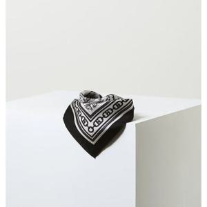 [헤지스ACC] 블랙 사각 실크 스카프 HISC5F300BK