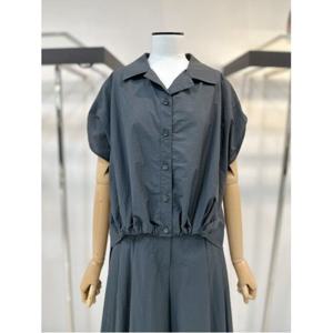 [더아이잗컬렉션]오버핏 스트링 롤업 블라우스 (CR6A0BL011-GY)_