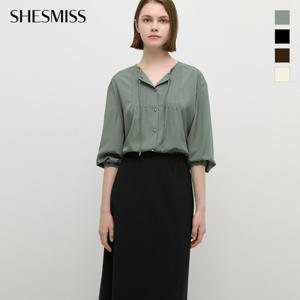 [쉬즈미스] 라운드 핀턱 블라우스_SWWBLP32040