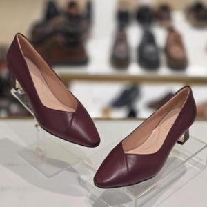 에스콰이아 HC12 포트폴리오 여성펌프스 PFEFHP600WI