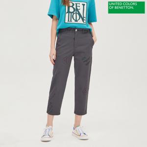 [베네통]베네통 프린팅 백밴딩 배기 팬츠 BAPTB1341_DG