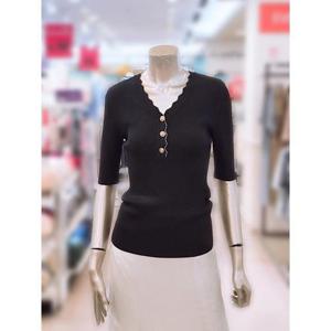 미니멈 세이브존03 미니멈 웨이브넥 금장 니트 AMXCGKU7070GA