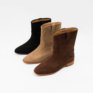 [신난다슈]여성 앵클부츠 2cm 통넓은 숏 플랫 앵글 부츠 스웨이드 발편한 통굽 ST251842